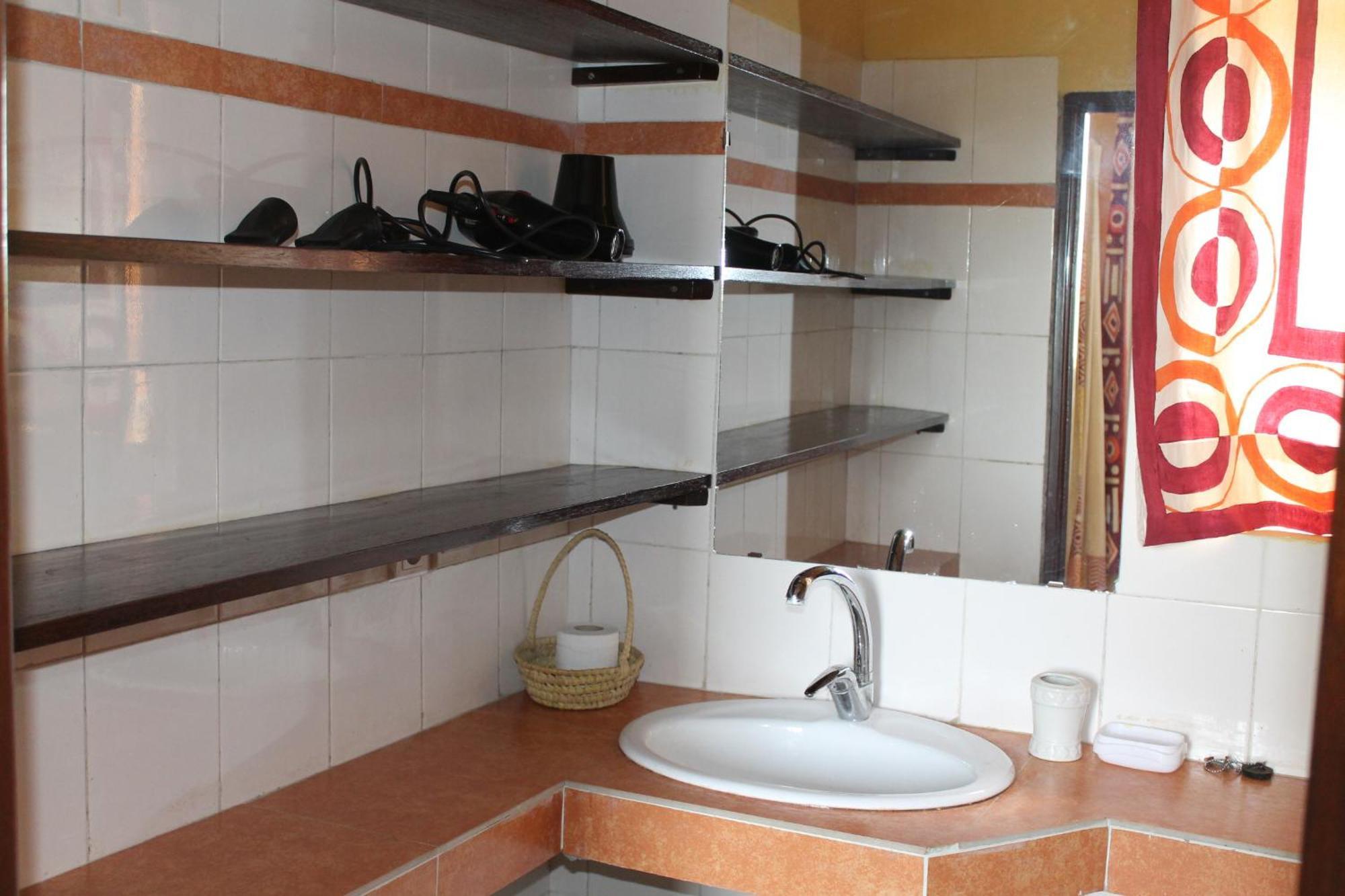 Aparthotel Jardin Tropical Bujumbura Esterno foto