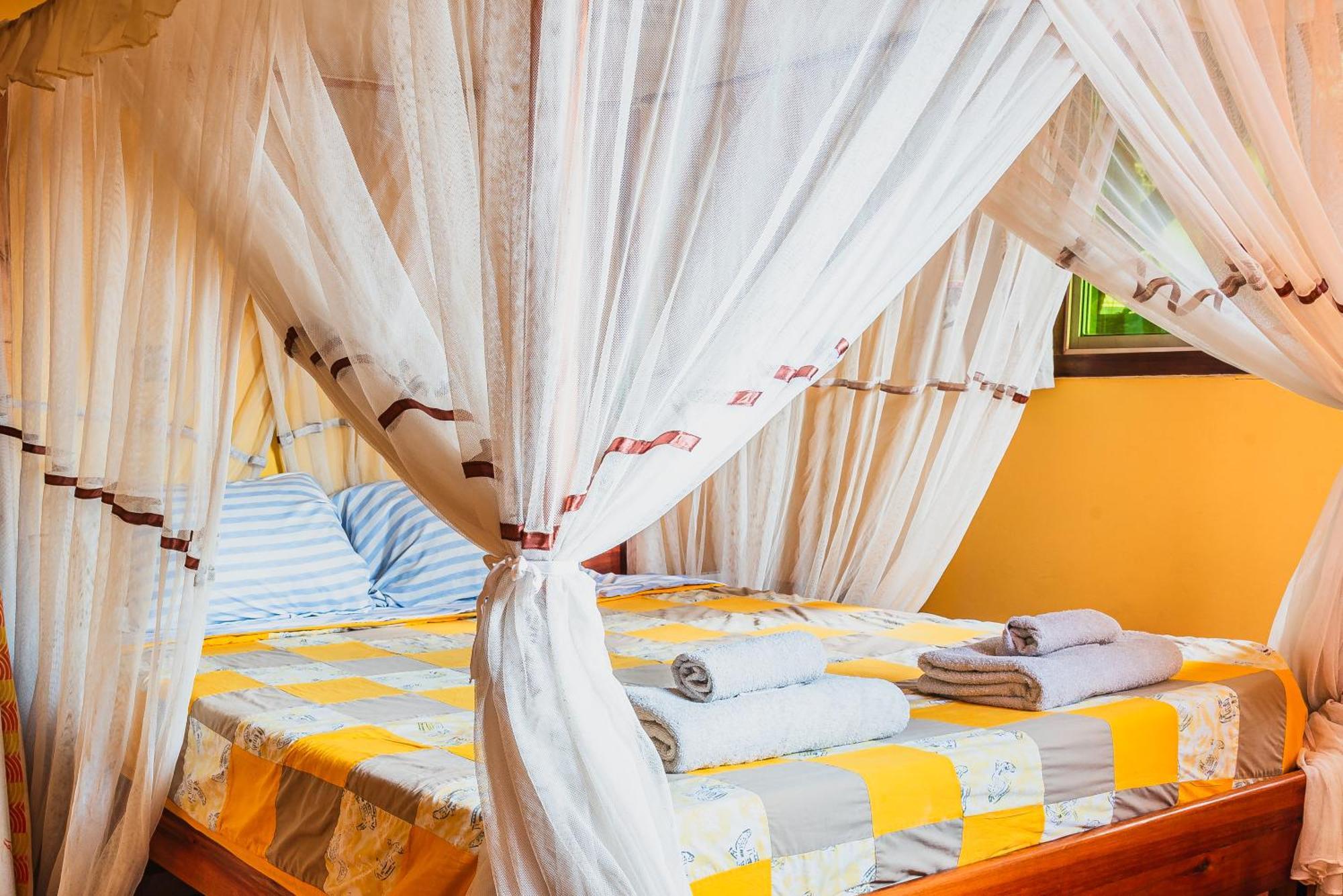 Aparthotel Jardin Tropical Bujumbura Esterno foto