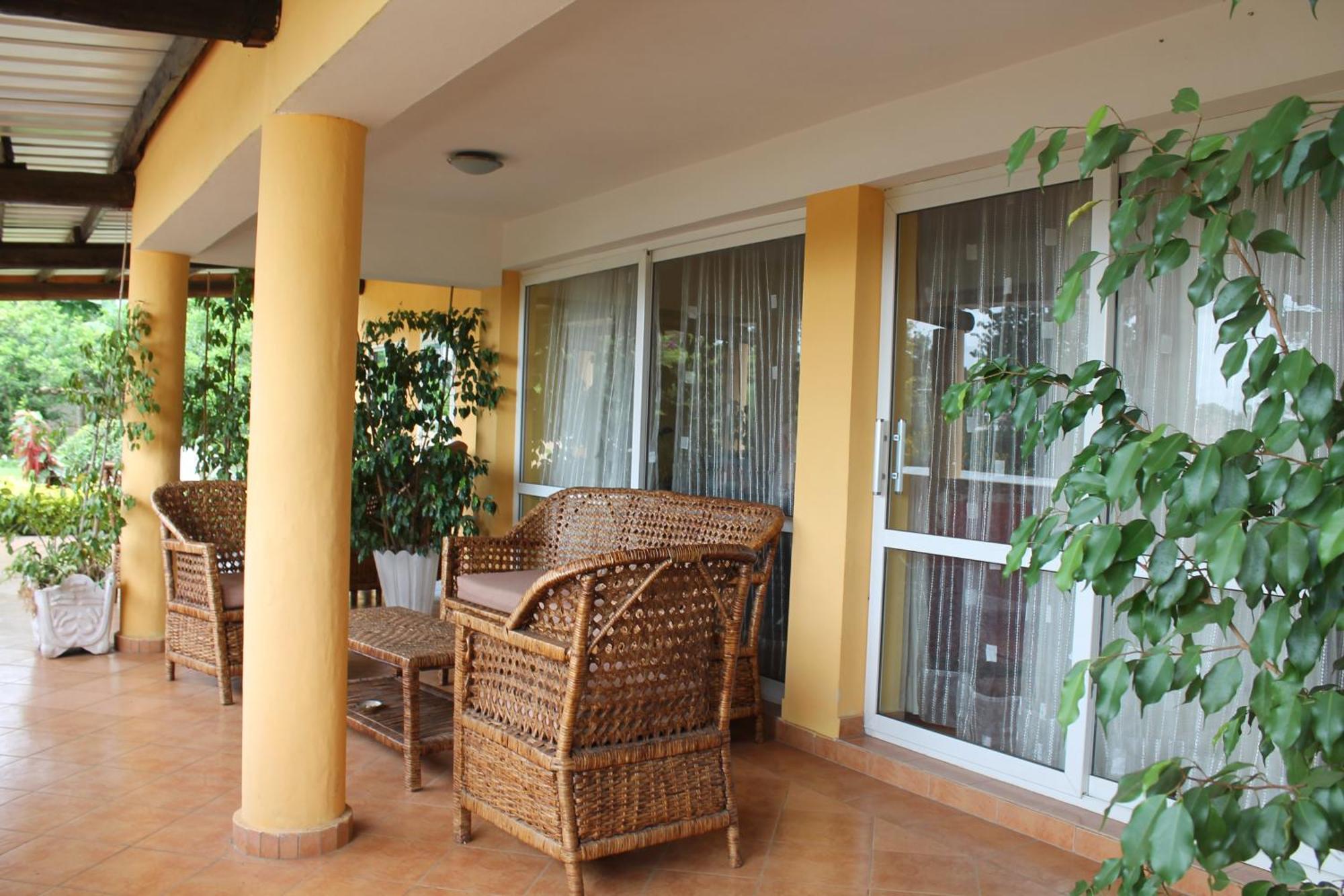 Aparthotel Jardin Tropical Bujumbura Esterno foto
