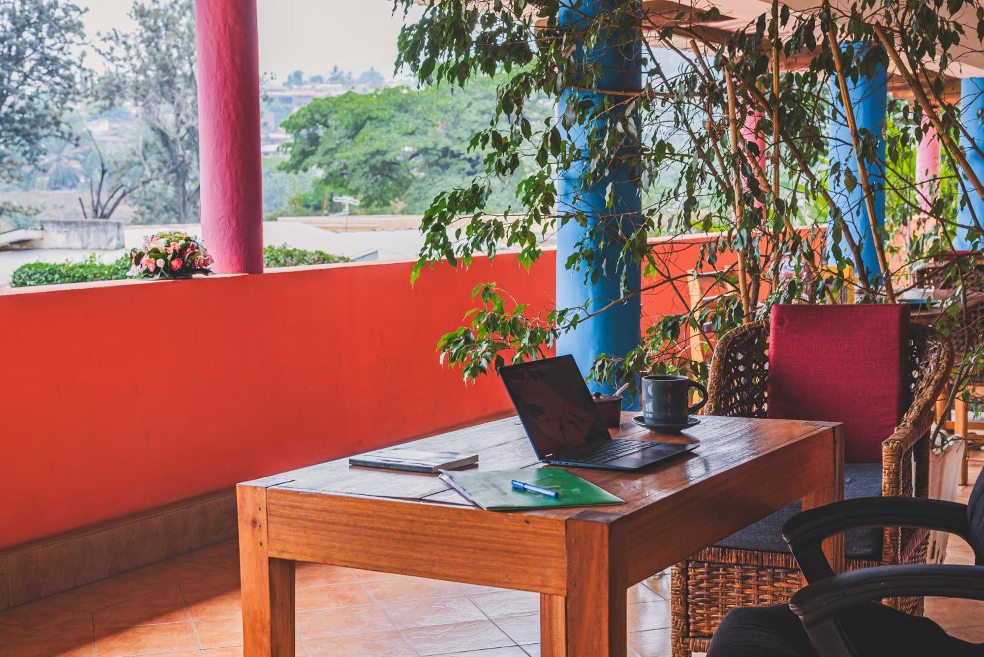 Aparthotel Jardin Tropical Bujumbura Esterno foto