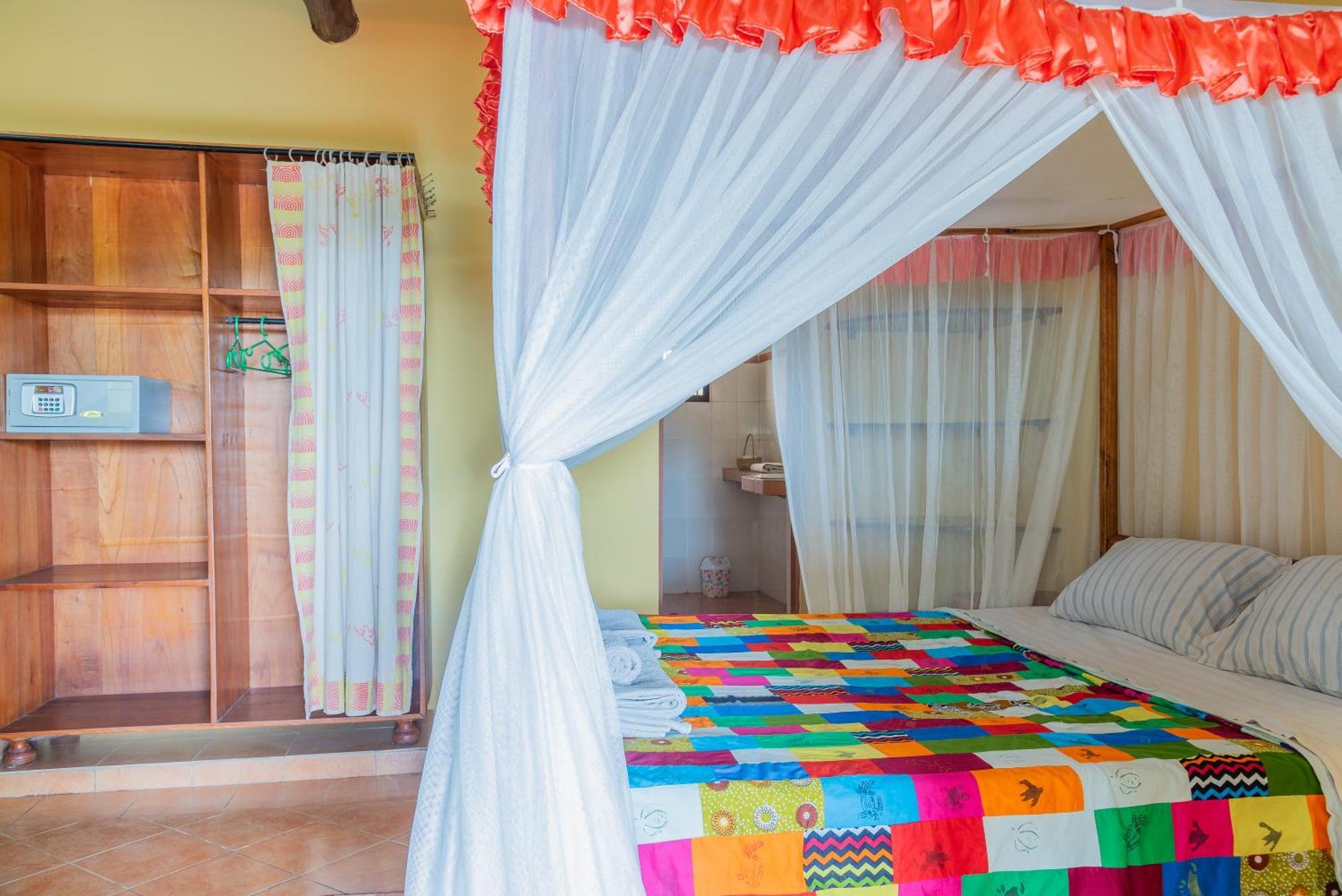 Aparthotel Jardin Tropical Bujumbura Esterno foto