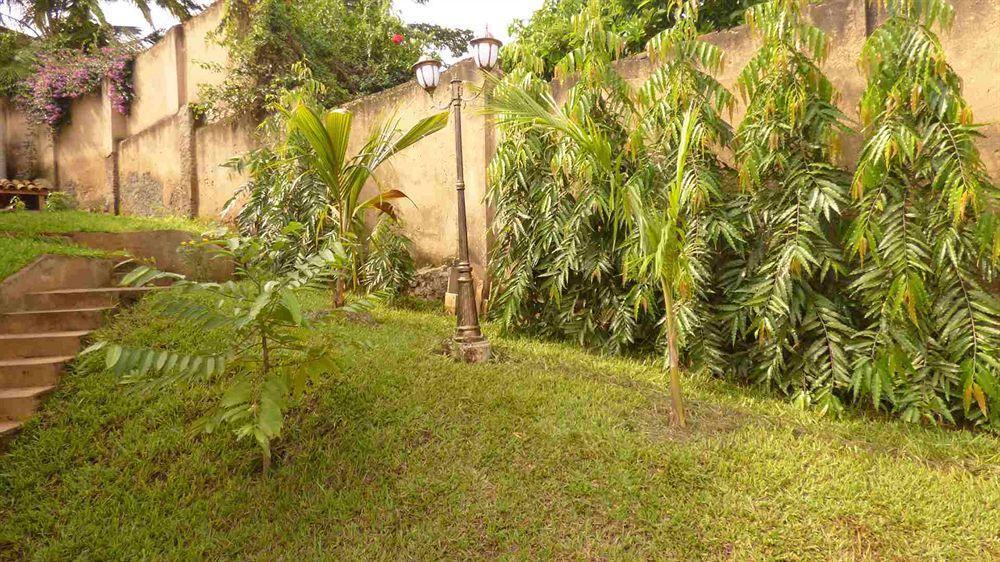 Aparthotel Jardin Tropical Bujumbura Esterno foto