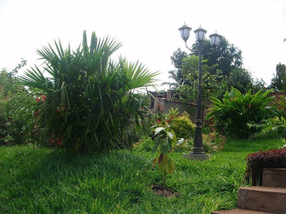 Aparthotel Jardin Tropical Bujumbura Esterno foto
